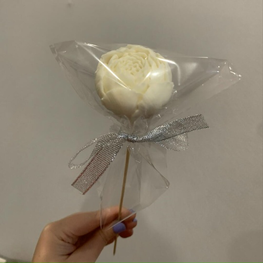 Шоколадный пион "Нежный бутон"